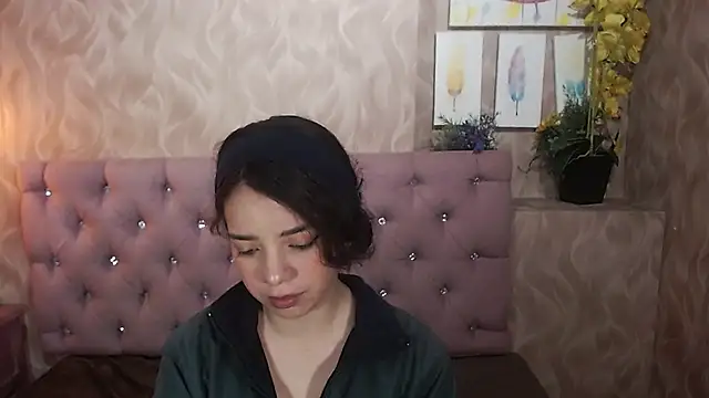 EmmaCowperr online show from January 15, 2026, 5:11 am