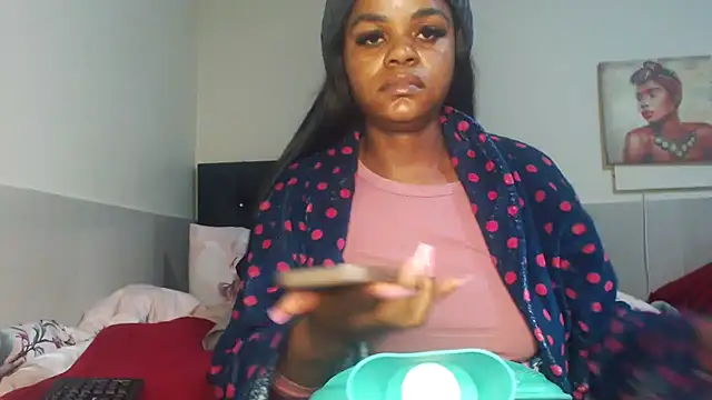 Snapshot of Fiercefoxxy chatting on June 23, 2026, 6:39 pm Fiercefoxxy online show from June 23, 2026, 6:39 pm