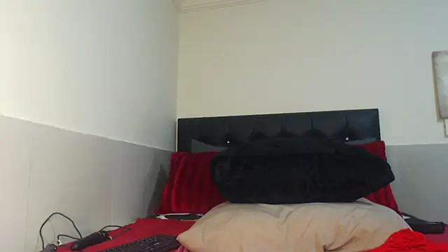 Fiercefoxxy online show from May 26, 2026, 9:51 am