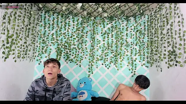 oliverhot2005 online show from January 13, 2026, 1:53 am