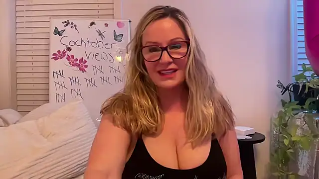 Milf Goddess online show from October 21, 2025, 7:30 am