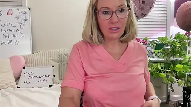 Snapshot of Milf_Goddess chatting on June 15, 2026, 3:51 am Milf Goddess online show from June 15, 2026, 3:51 am