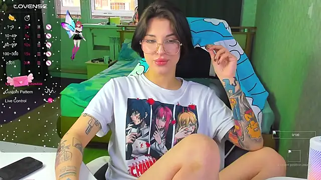 folinskayyya online show from November 18, 2025, 3:43 am