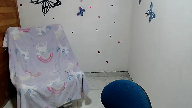 lilisa777 online show from March 6, 2026, 10:27 pm