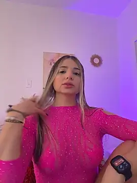 Ashleyjenner  online show from April 2, 2026, 1:40 pm