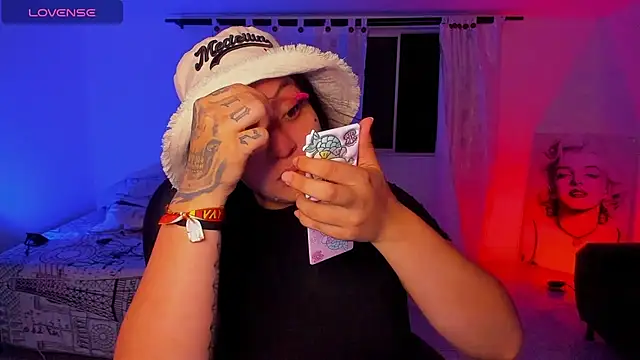 KetziaDoll online show from October 5, 2025, 4:03 am