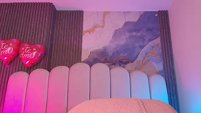 Snapshot of hot_dione chatting on February 23, 2026, 7:25 pm hot dione online show from February 23, 2026, 7:25 pm