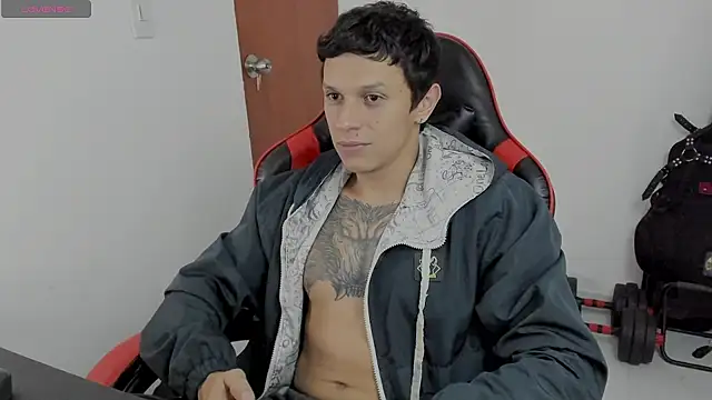 Snapshot of davebrow chatting on October 5, 2025, 12:01 am davebrow online show from October 5, 2025, 12:01 am