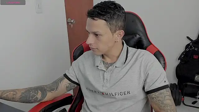 Snapshot of davebrow chatting on October 18, 2025, 11:12 am davebrow online show from October 18, 2025, 11:12 am