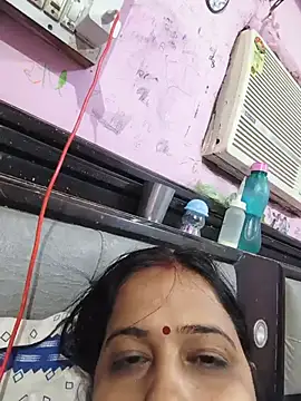 Snapshot of MohiniBhabhi chatting on July 13, 2026, 11:31 am MohiniBhabhi online show from July 13, 2026, 11:31 am