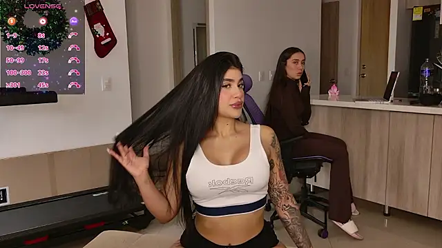 emiliasommer online show from February 11, 2026, 9:03 pm