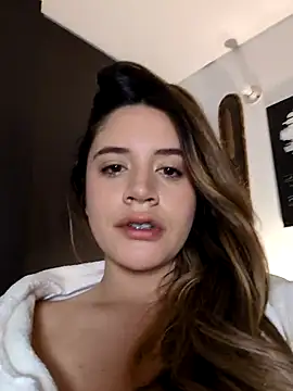 maliciaworld online show from October 1, 2025, 7:46 am