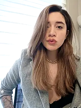 maliciaworld online show from March 5, 2025, 5:08 pm