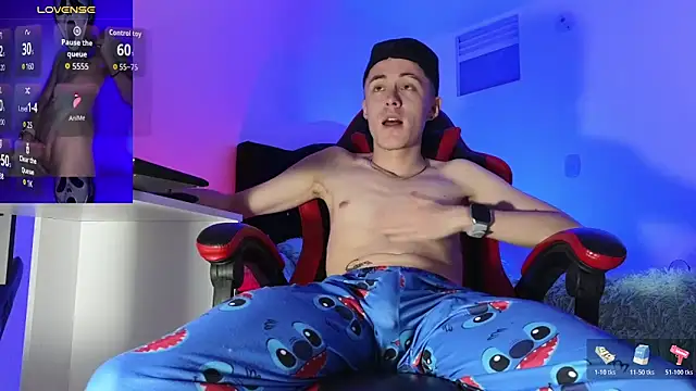 Snapshot of Elian_Cooper chatting on February 19, 2026, 1:02 am Elian Cooper online show from February 19, 2026, 1:02 am