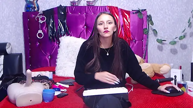 AyshaScott online show from November 11, 2025, 1:17 pm