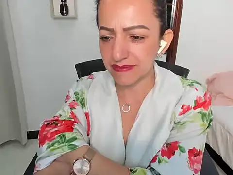 Snapshot of MonicaGarcia_ chatting on February 13, 2026, 9:48 pm MonicaGarcia online show from February 13, 2026, 9:48 pm