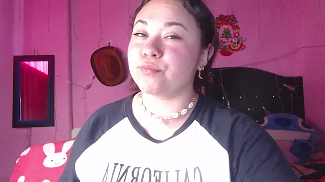 NikkiRous  online show from October 21, 2025, 8:30 pm