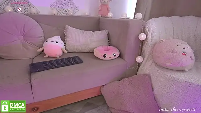 Cheerrysweett online show from October 30, 2025, 9:44 pm