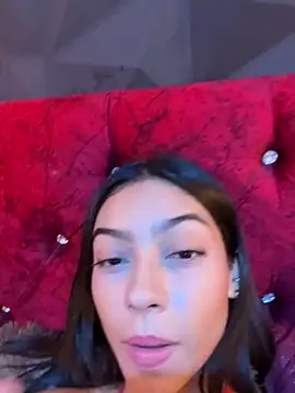 Snapshot of Ema_azel chatting on February 25, 2025, 4:35 pm Ema azel online show from February 25, 2025, 4:35 pm