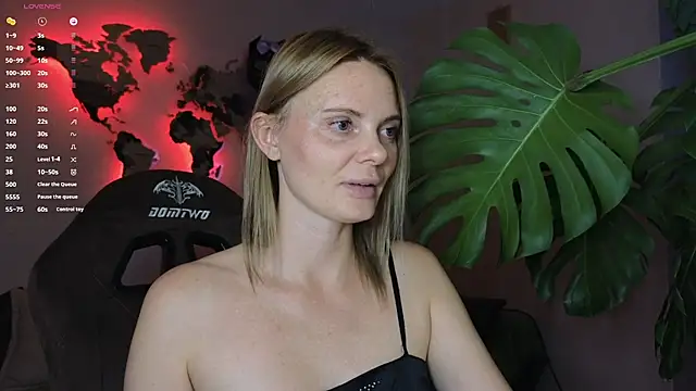 Snapshot of Sam_Klaus chatting on October 8, 2025, 9:15 pm Sam Klaus online show from October 8, 2025, 9:15 pm