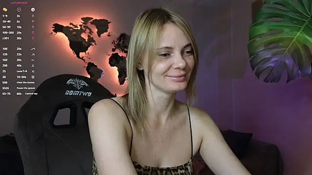 Snapshot of Sam_Klaus chatting on October 15, 2025, 8:28 pm Sam Klaus online show from October 15, 2025, 8:28 pm