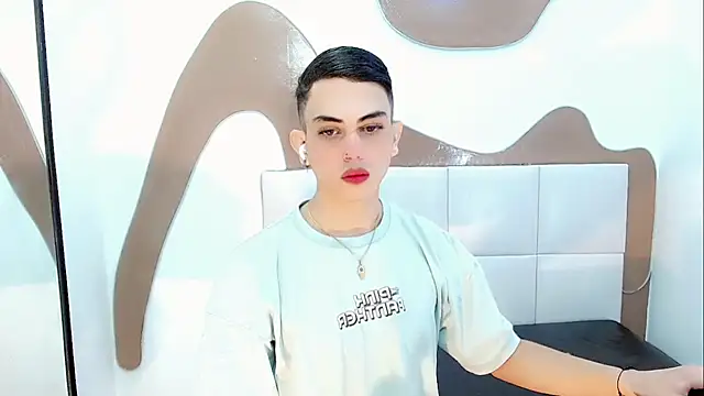 Daniela Pink  online show from April 9, 2026, 6:47 pm