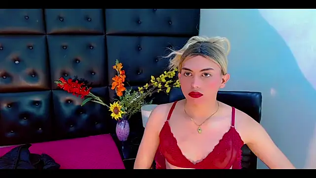 Daniela Pink  online show from February 10, 2026, 7:13 pm