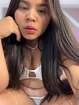 Snapshot of Bianca__69 chatting on February 14, 2026, 3:40 am Bianca 69 online show from February 14, 2026, 3:40 am