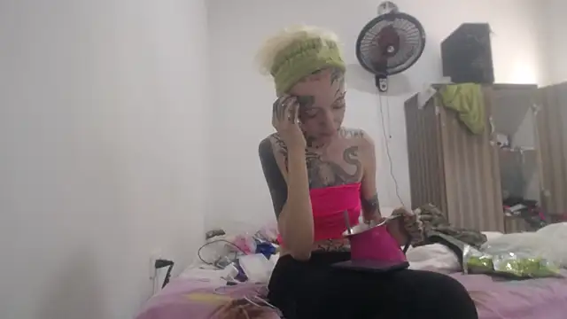 barbara anal squirt  online show from April 8, 2026, 9:16 pm