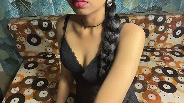 shuhana  online show from March 29, 2026, 4:47 am