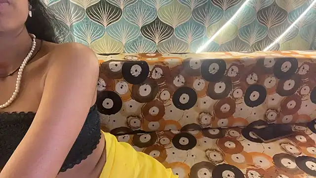 shuhana  online show from December 4, 2025, 4:55 am