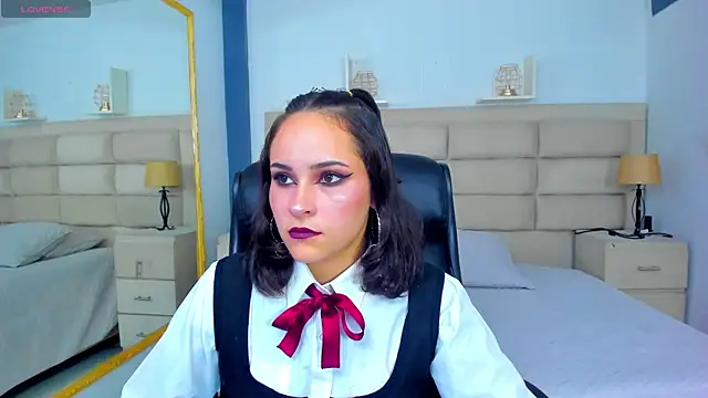 AnnyThompson  online show from October 3, 2025, 8:54 pm