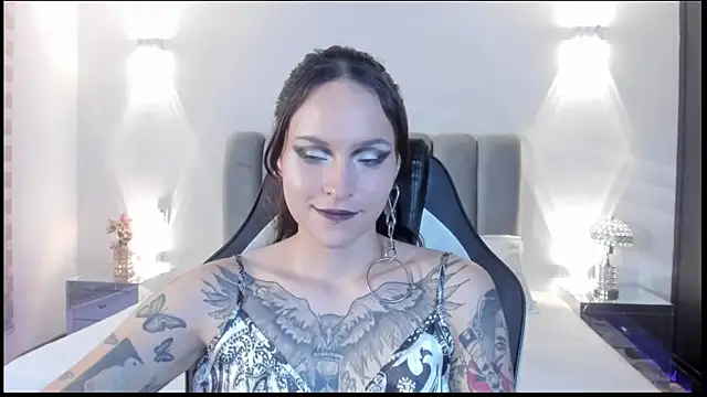 Snapshot of AnnyThompson_ chatting on February 5, 2026, 10:16 pm AnnyThompson online show from February 5, 2026, 10:16 pm