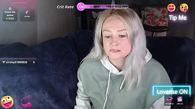 Snapshot of laurynrox chatting on November 14, 2025, 12:03 am laurynrox online show from November 14, 2025, 12:03 am