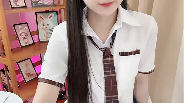 KaleAnisa online show from April 6, 2026, 4:46 am