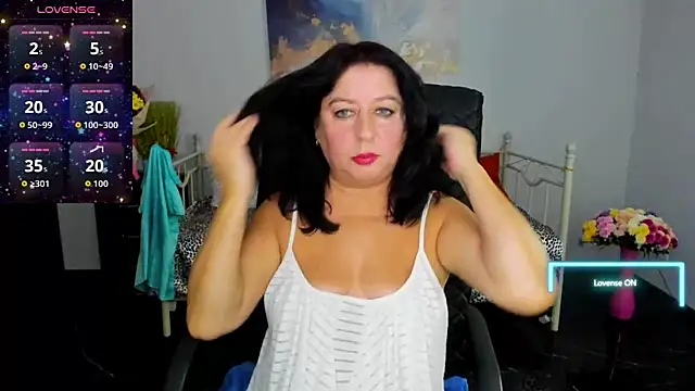 Julia Dean online show from December 4, 2025, 1:21 pm