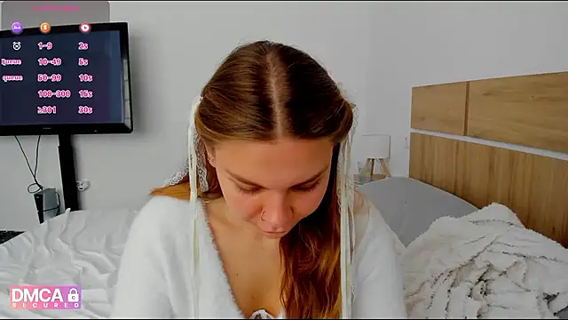 Molly sweetie online show from April 11, 2026, 6:32 am