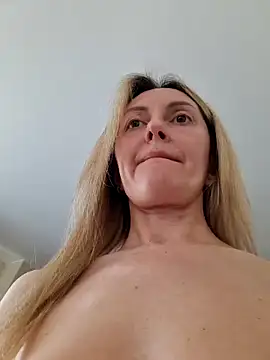 Miss    Mia  online show from March 15, 2026, 10:00 am