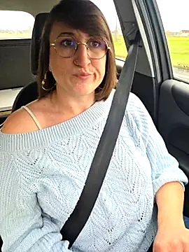 minierose online show from January 19, 2026, 2:21 pm