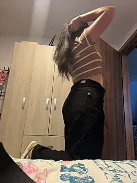 GiselOrtiz online show from December 17, 2025, 11:15 am