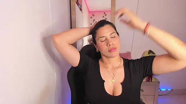 Snapshot of hellensexy chatting on March 17, 2025, 12:32 am hellensexy online show from March 17, 2025, 12:32 am