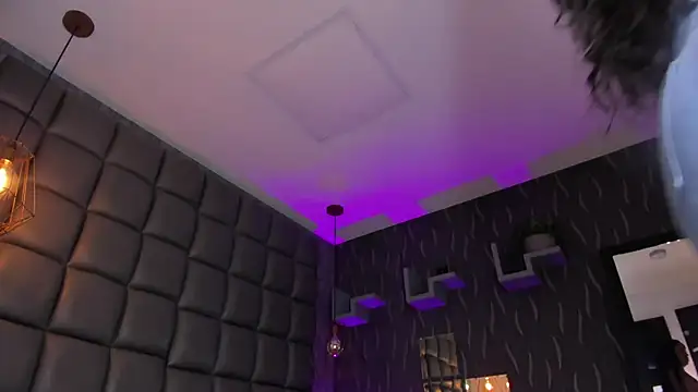 megan woll online show from November 19, 2025, 8:42 pm