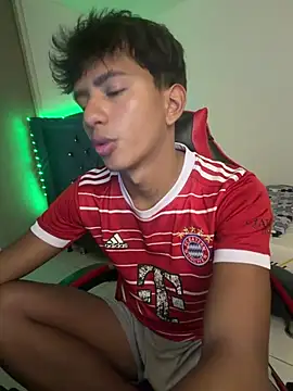 Leonarrrd 01 online show from March 9, 2026, 11:52 pm