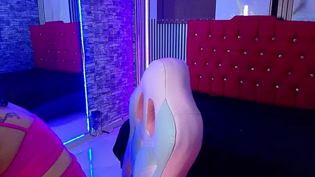 miahernadez303av online show from February 3, 2026, 6:40 am