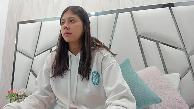  aurora18  online show from February 27, 2026, 3:07 am