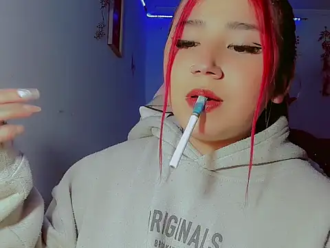 Snapshot of madisonx17 chatting on November 5, 2025, 1:42 am madisonx17 online show from November 5, 2025, 1:42 am