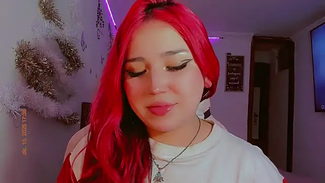 Snapshot of madisonx17 chatting on December 15, 2025, 10:37 pm madisonx17 online show from December 15, 2025, 10:37 pm