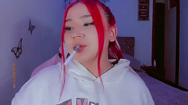 madisonx17 online show from April 4, 2026, 11:33 pm