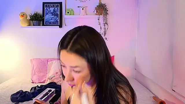 lilyy evanss online show from November 22, 2025, 11:25 pm