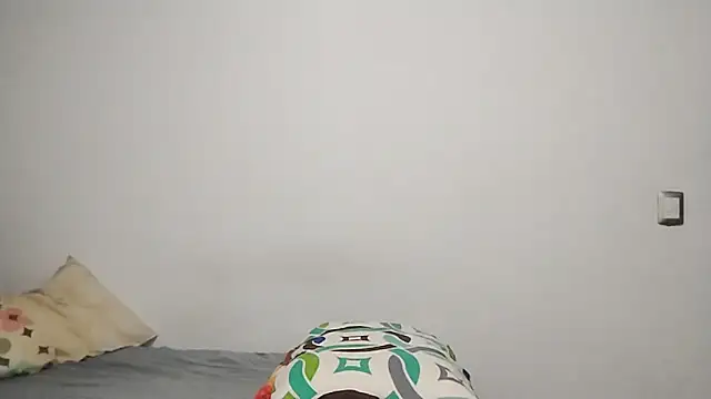 Snapshot of Luna-e-Franco1 chatting on February 17, 2026, 11:35 pm Luna-e-Franco1 online show from February 17, 2026, 11:35 pm